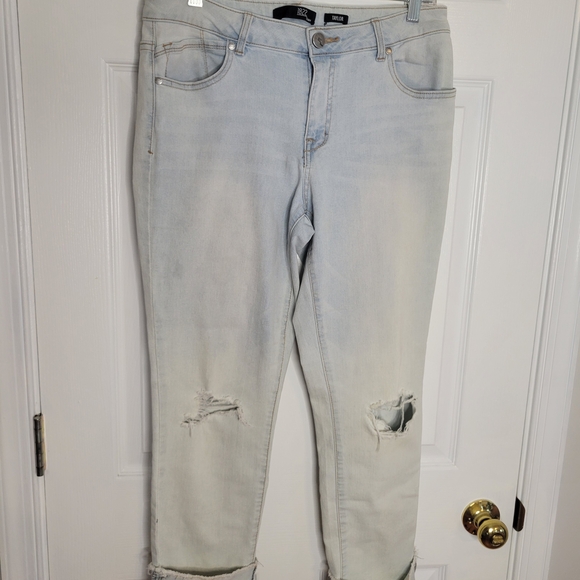 1822 Denim Light Blue Distressed Women Jeans - Picture 1 of 4